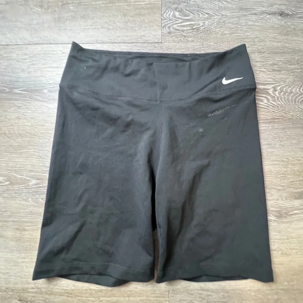 Nike Biker Shorts Womens Medium Black Dri-FIT High Waisted Compression Gym
